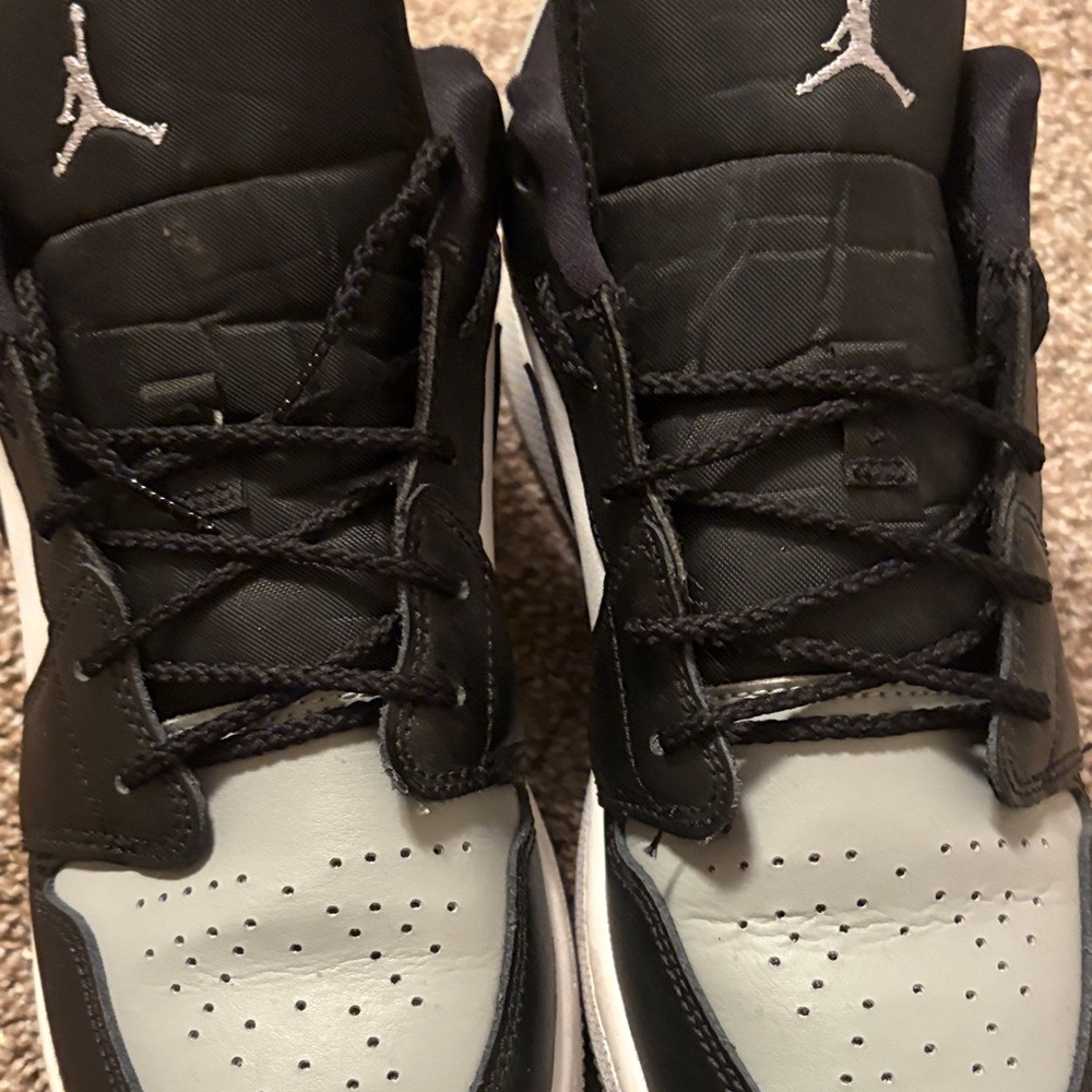 Jordan Low-Top Sneakers in Black and Gray